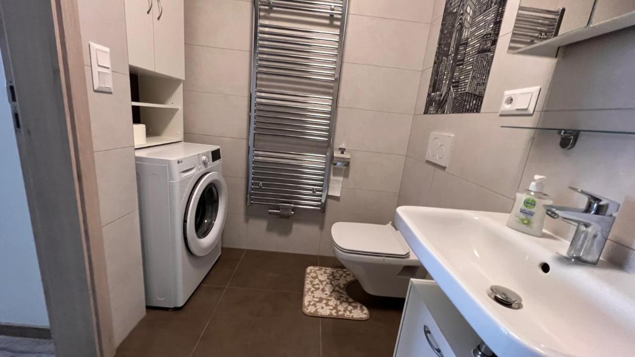 Air-Conditioned, 2 Room Apartment With Balcony, New Building Raca Bratislava Exteriér fotografie